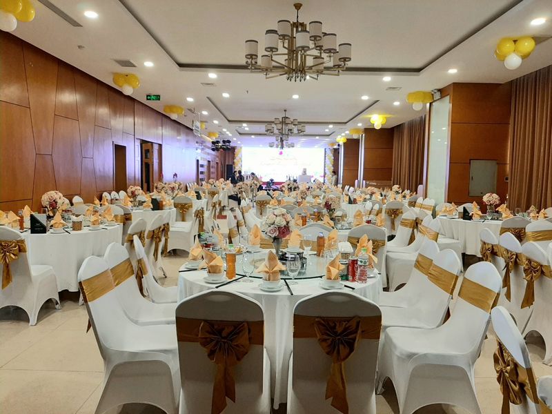 Hội trường Lam Hồng